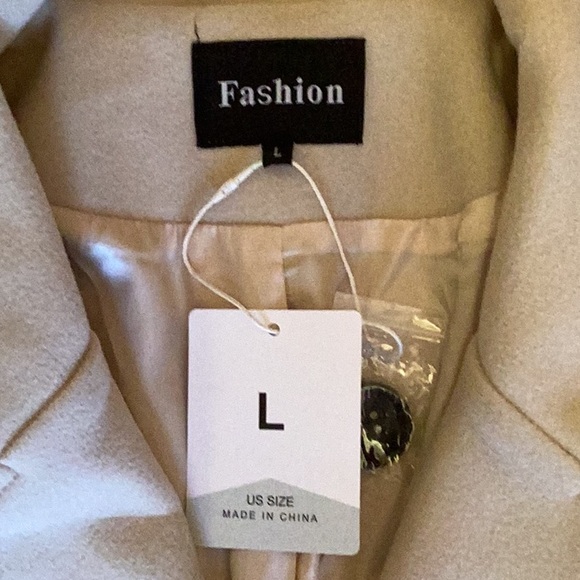 Fashion dress coat in beige fully lined double breast size large. New with tags - Picture 8 of 12